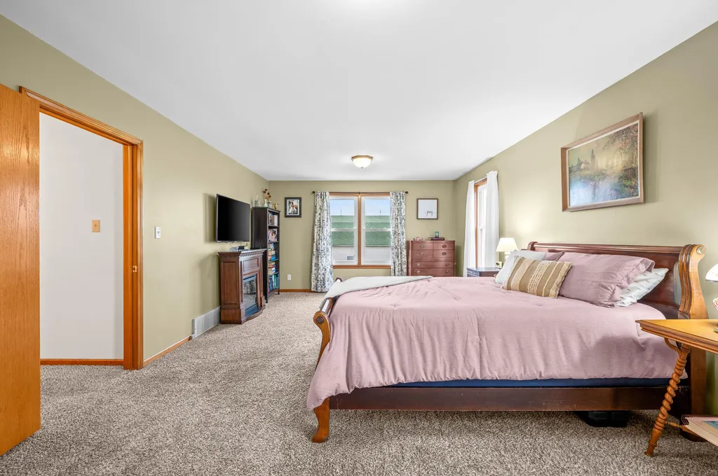 16686 Cleveland Avenue Weesaw Township MI 49113