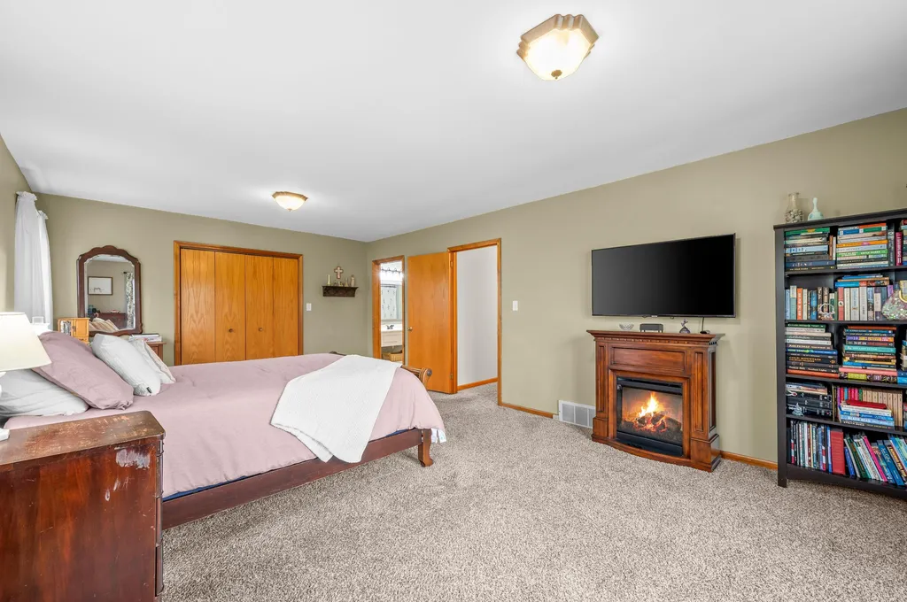 16686 Cleveland Avenue Weesaw Township MI 49113