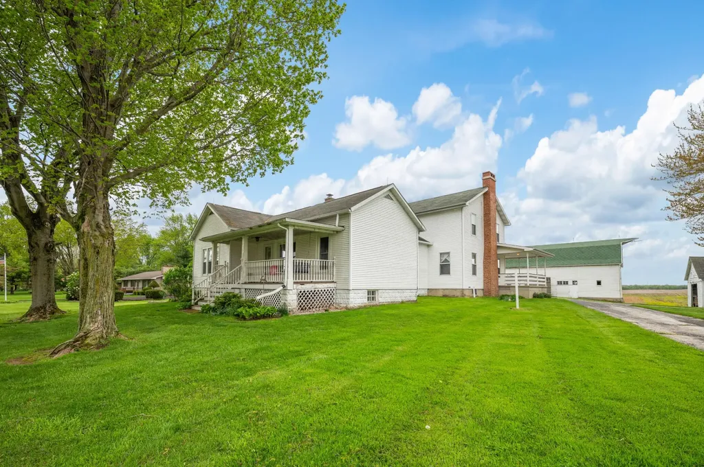 16686 Cleveland Avenue Weesaw Township MI 49113