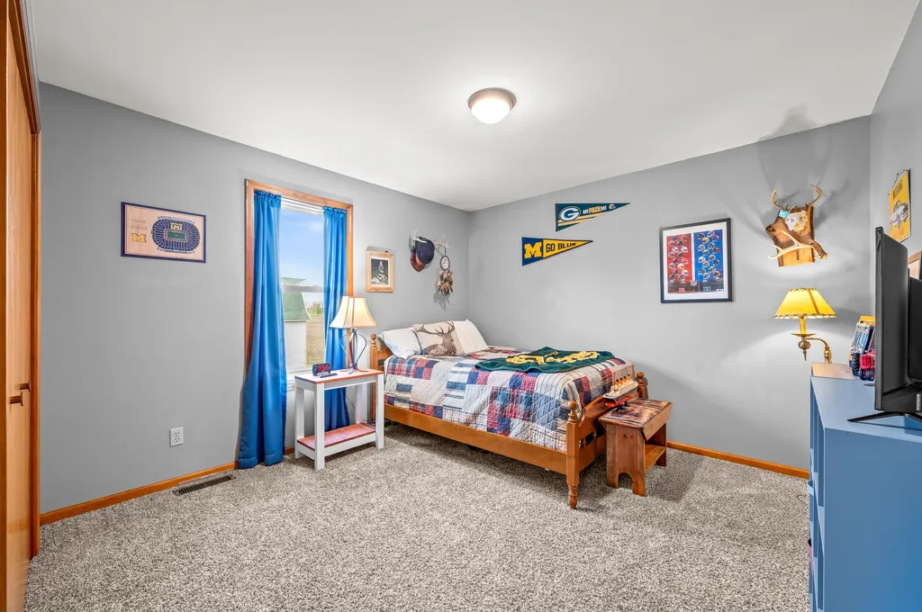 16686 Cleveland Avenue Weesaw Township MI 49113