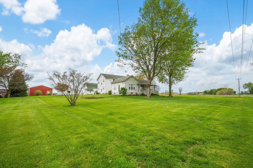 16686 Cleveland Avenue Weesaw Township MI 49113