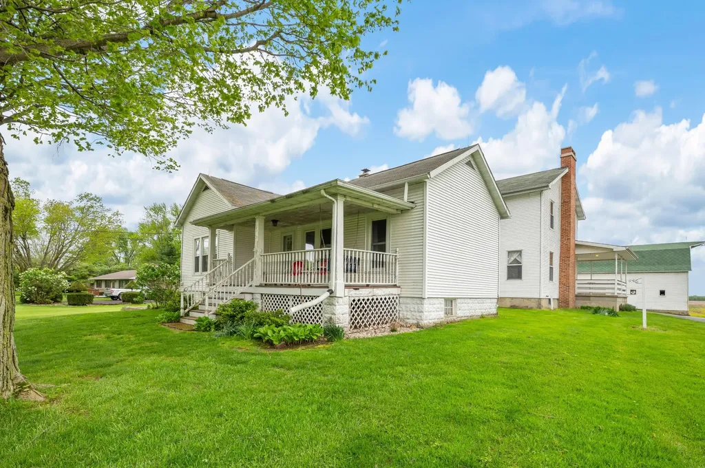 16686 Cleveland Avenue Weesaw Township MI 49113