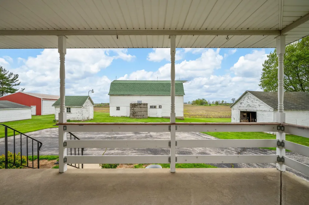 16686 Cleveland Avenue Weesaw Township MI 49113