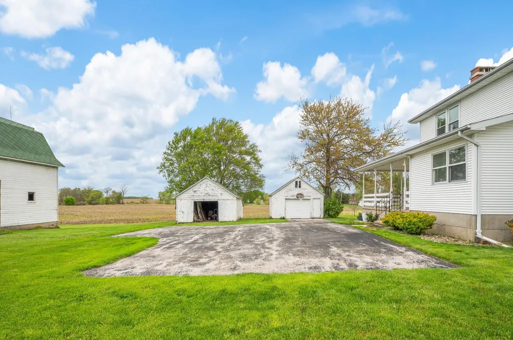 16686 Cleveland Avenue Weesaw Township MI 49113