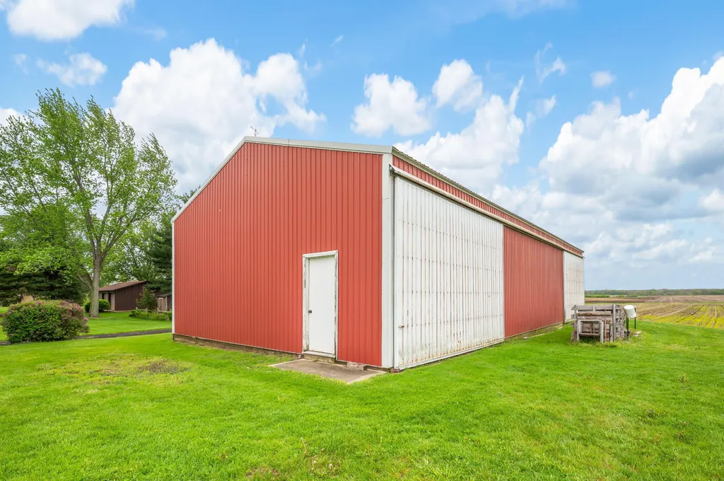 16686 Cleveland Avenue Weesaw Township MI 49113