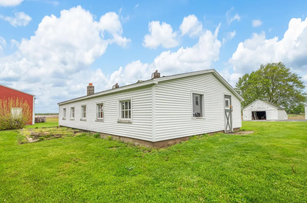 16686 Cleveland Avenue Weesaw Township MI 49113