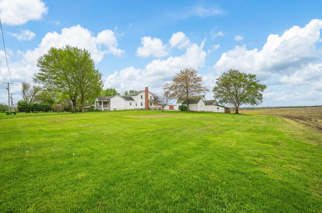 16686 Cleveland Avenue Weesaw Township MI 49113