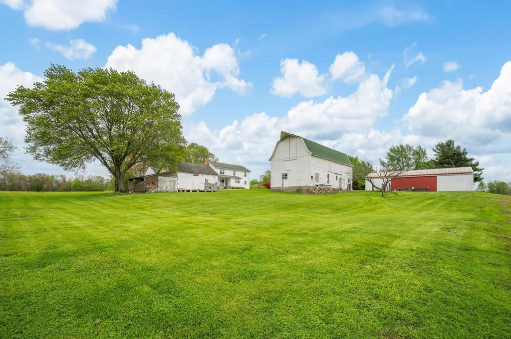 16686 Cleveland Avenue Weesaw Township MI 49113