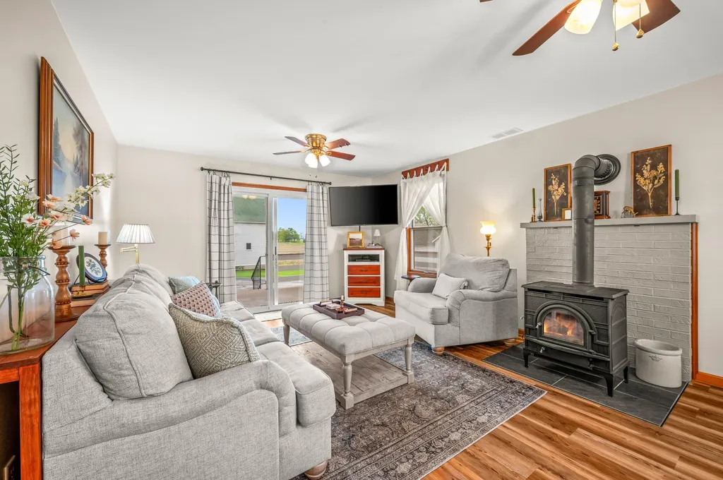 16686 Cleveland Avenue Weesaw Township MI 49113