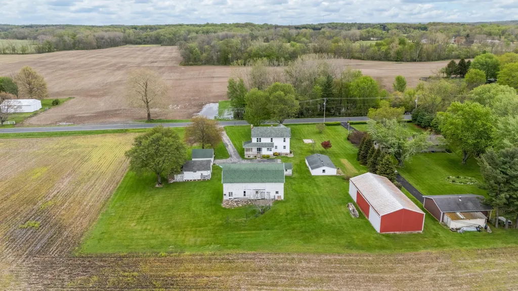 16686 Cleveland Avenue Weesaw Township MI 49113