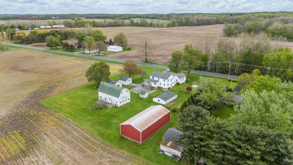 16686 Cleveland Avenue Weesaw Township MI 49113