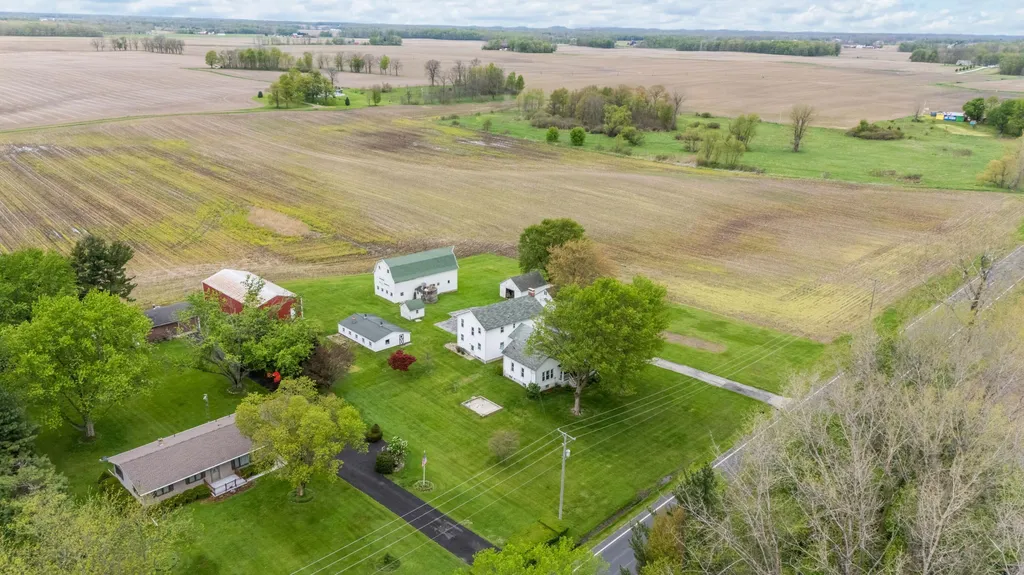 16686 Cleveland Avenue Weesaw Township MI 49113