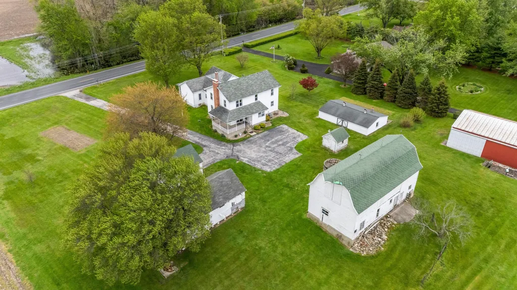 16686 Cleveland Avenue Weesaw Township MI 49113