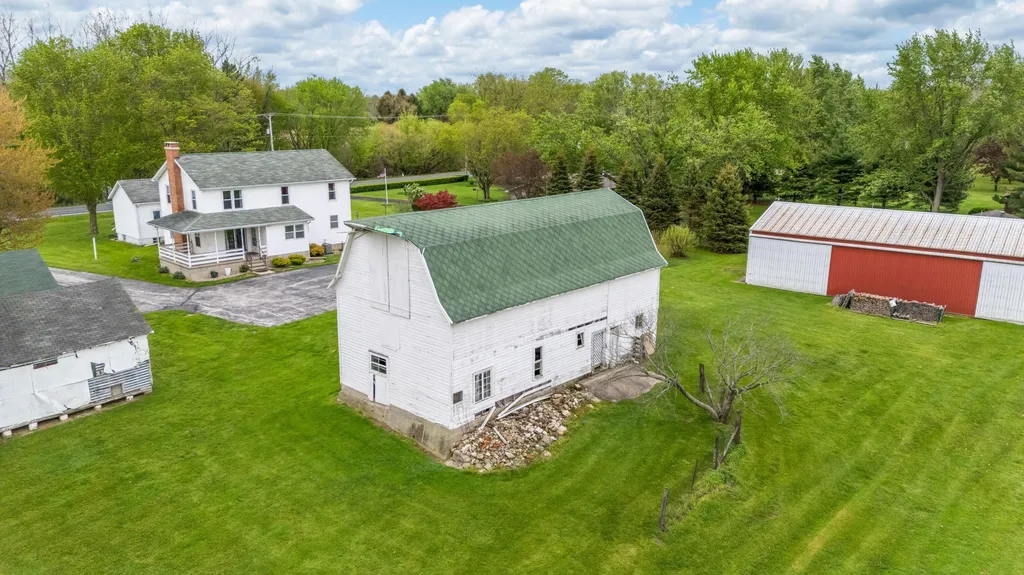 16686 Cleveland Avenue Weesaw Township MI 49113