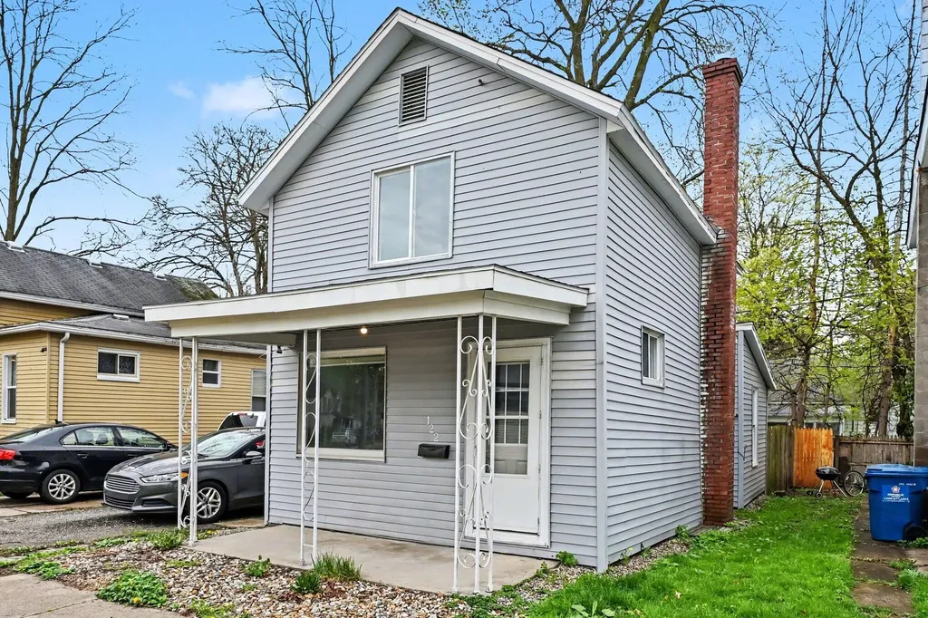 122 S 5th Street Niles City MI 49120