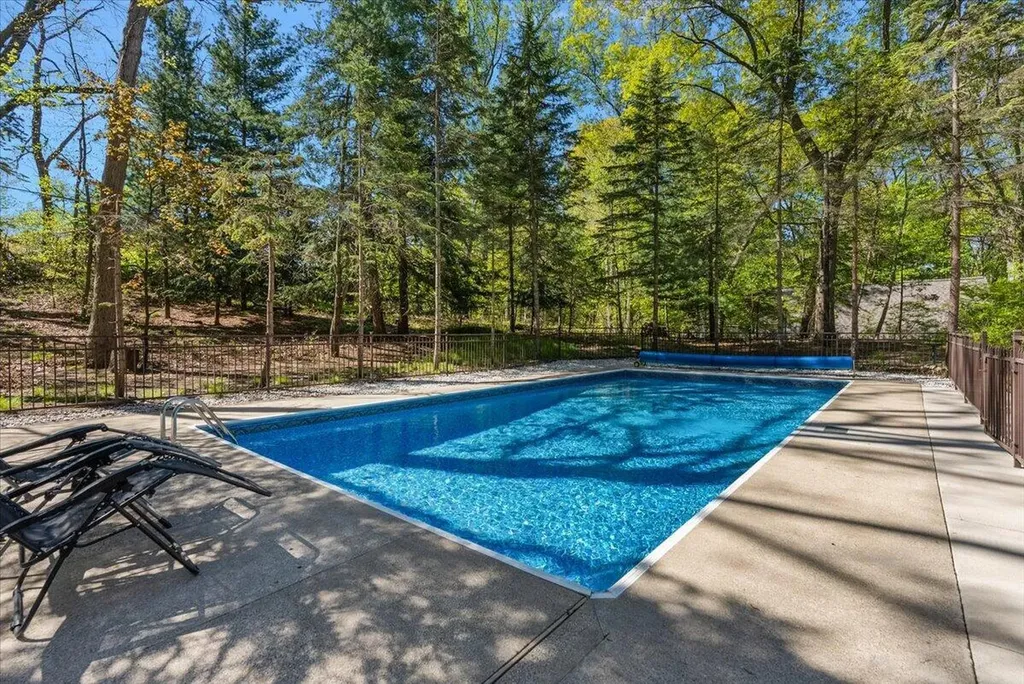 9555 Dunewood Drive Bridgman City MI 49106