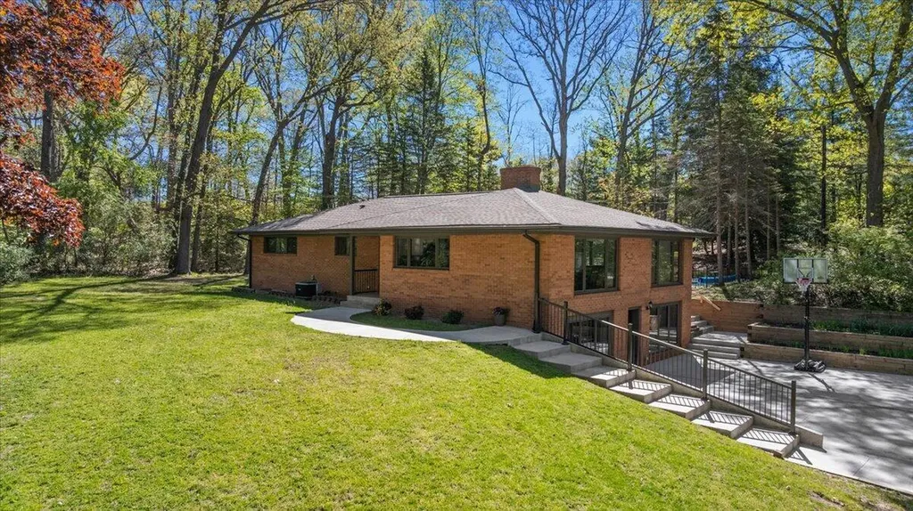 9555 Dunewood Drive Bridgman City MI 49106