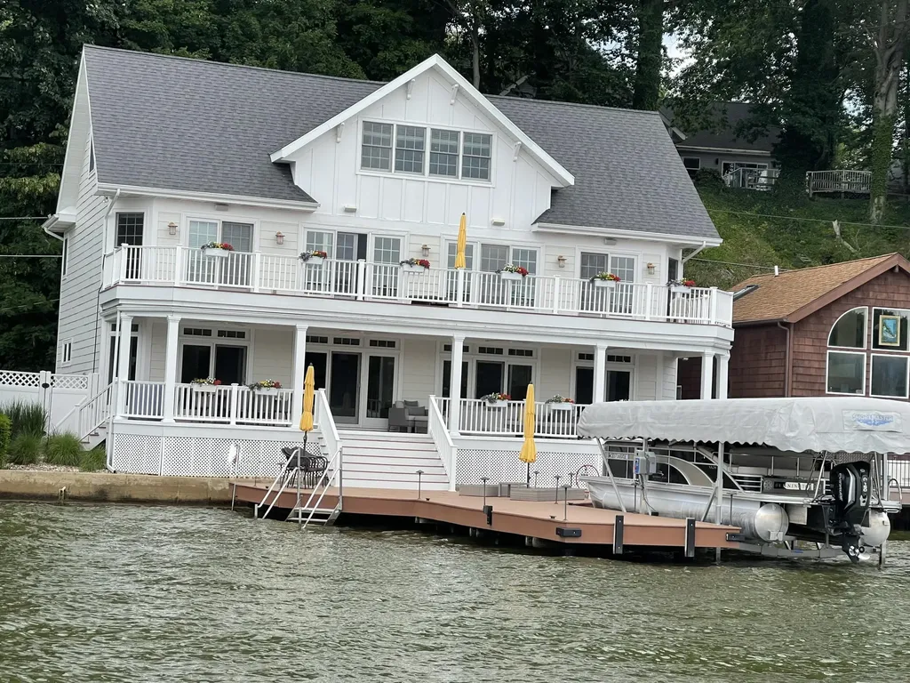 8568 Lake Avenue Watervliet Township MI 49098