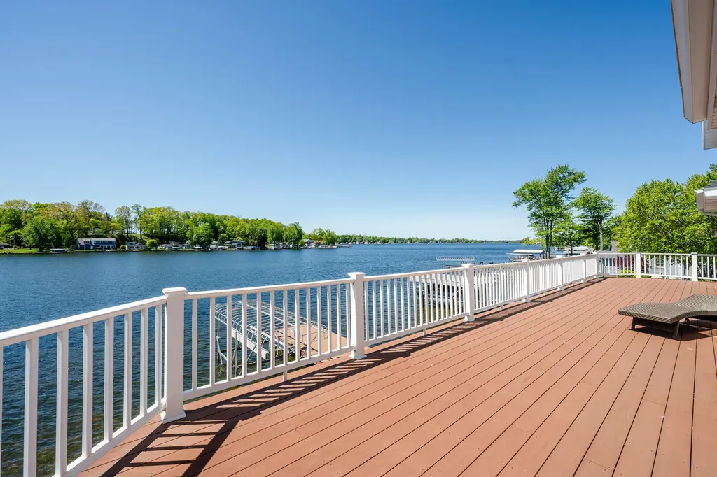 8568 Lake Avenue Watervliet Township MI 49098