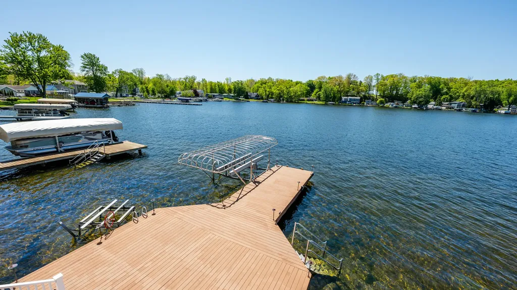 8568 Lake Avenue Watervliet Township MI 49098