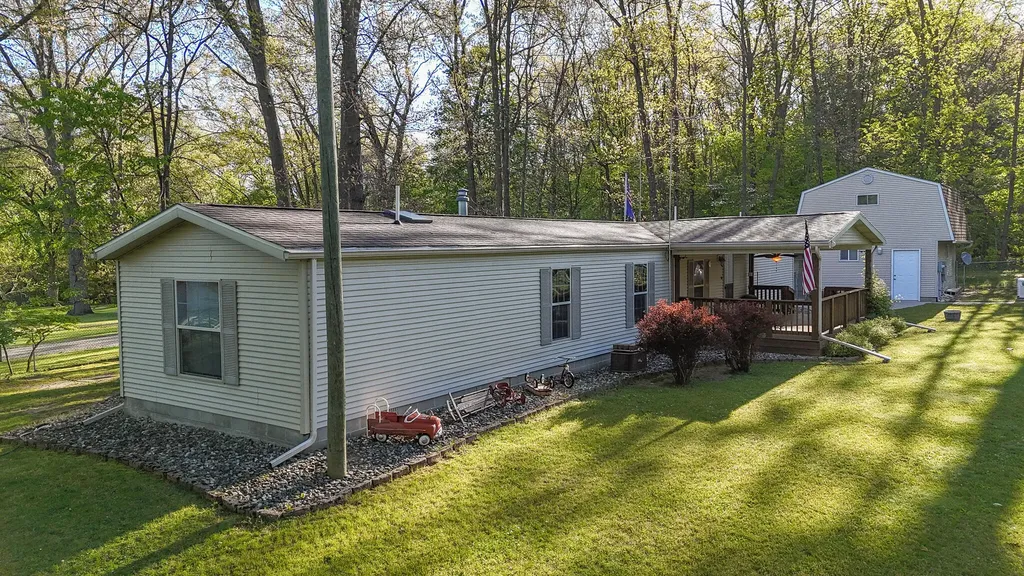 24599 Linden Street Wayne Township MI 49047