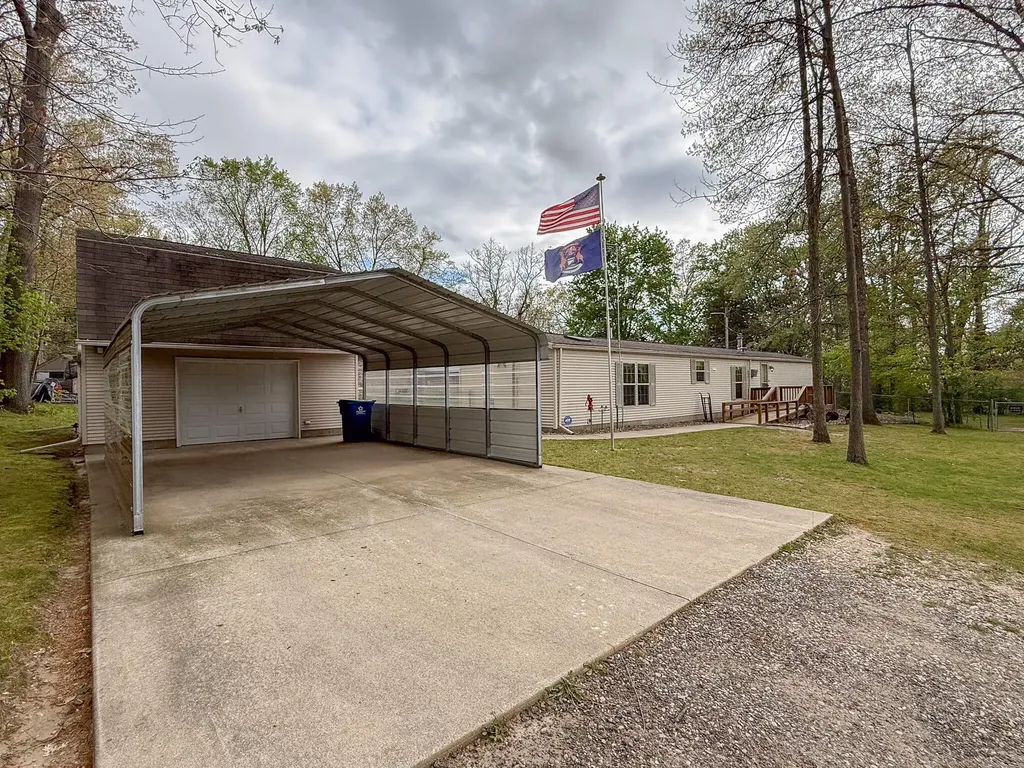 24599 Linden Street Wayne Township MI 49047
