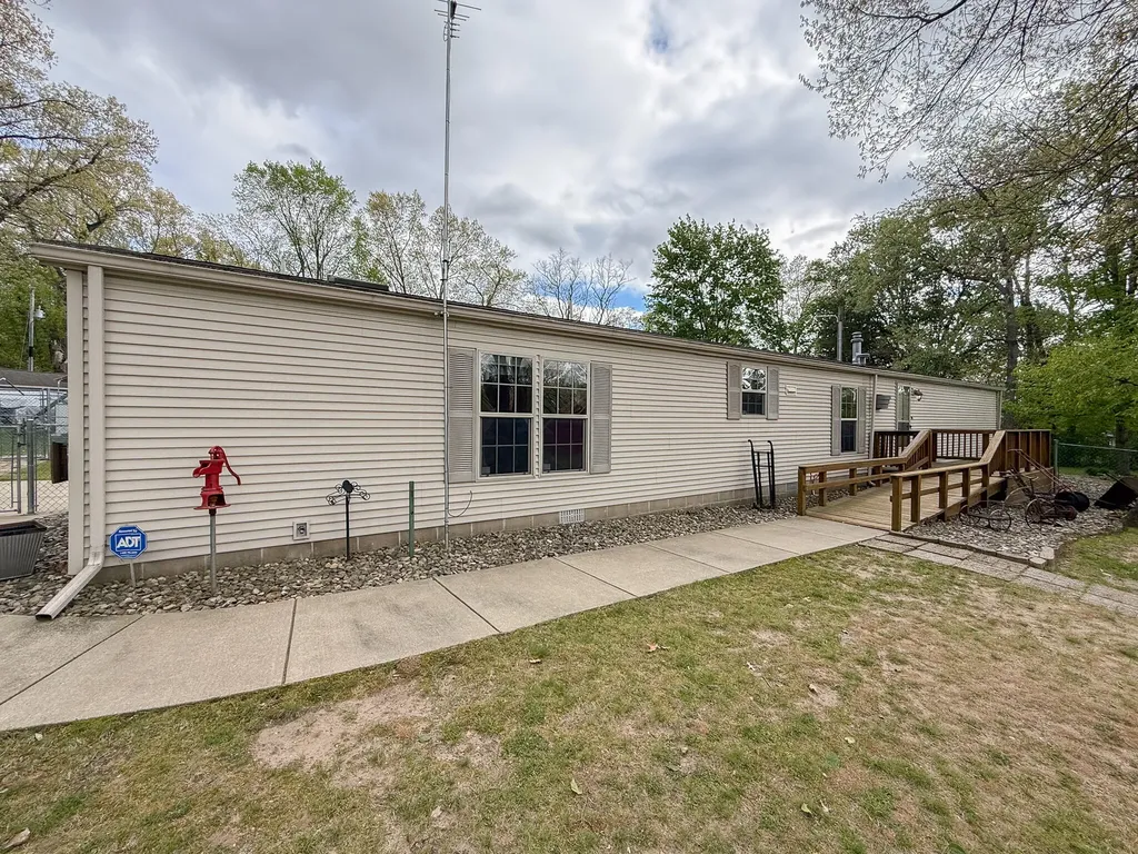24599 Linden Street Wayne Township MI 49047