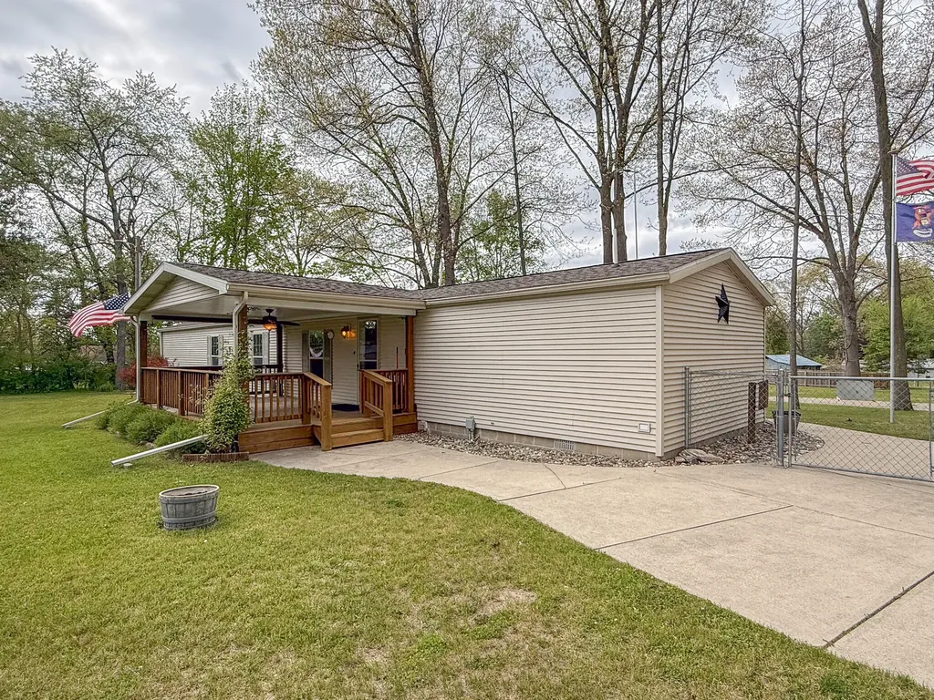 24599 Linden Street Wayne Township MI 49047
