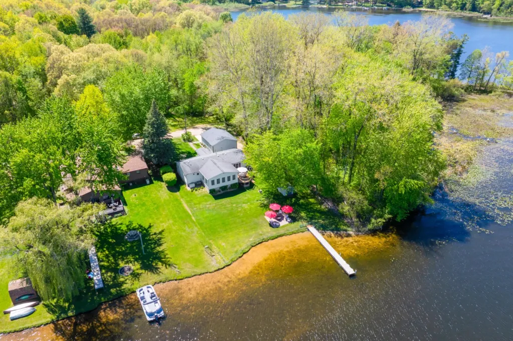 51860 County Road 384 Columbia Township MI 49056
