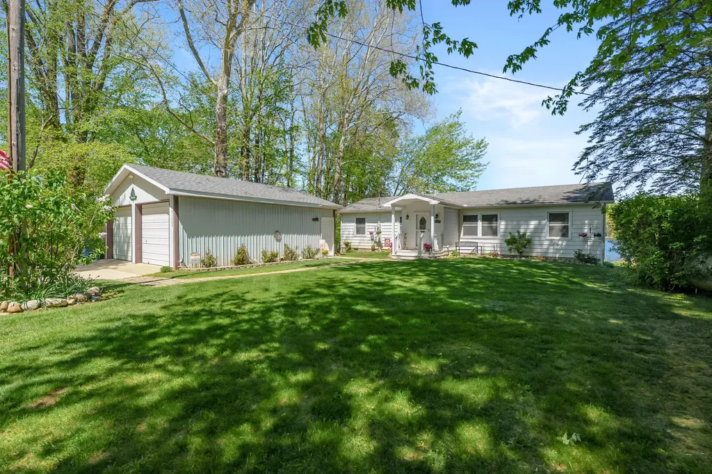 51860 County Road 384 Columbia Township MI 49056