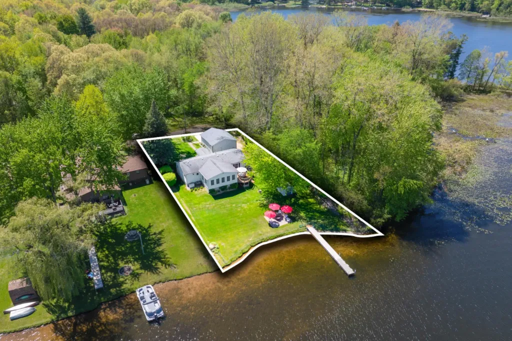 51860 County Road 384 Columbia Township MI 49056