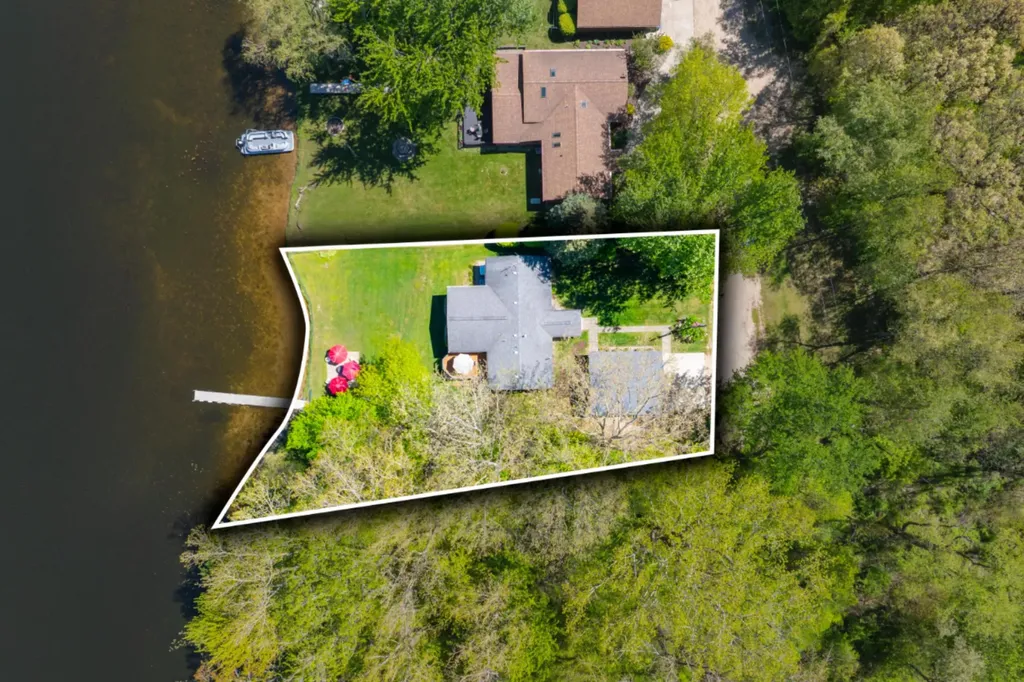 51860 County Road 384 Columbia Township MI 49056