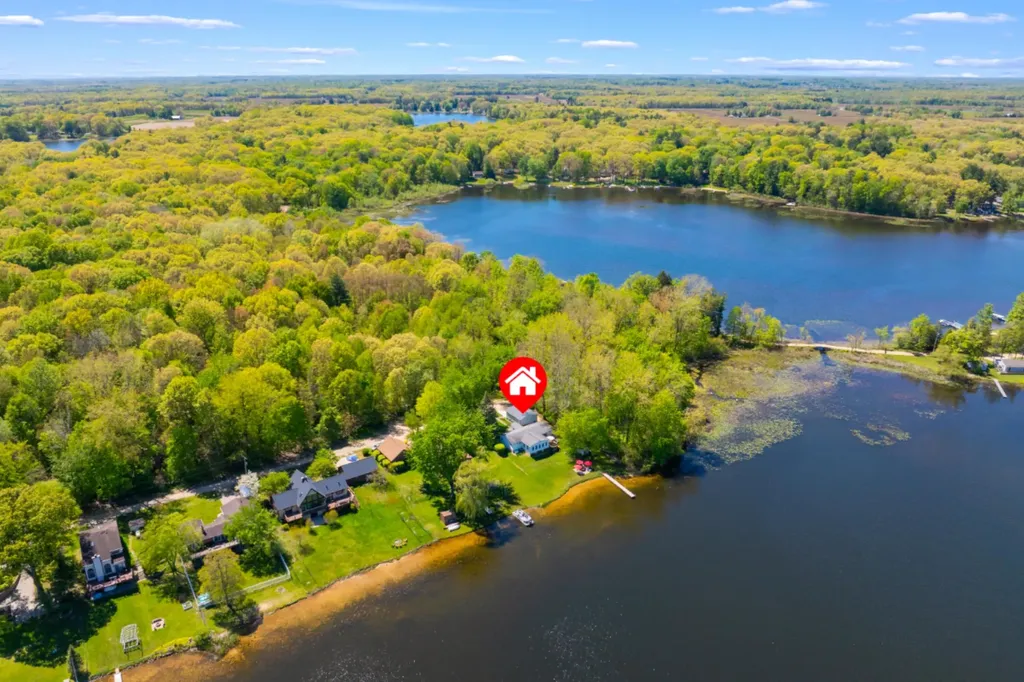 51860 County Road 384 Columbia Township MI 49056
