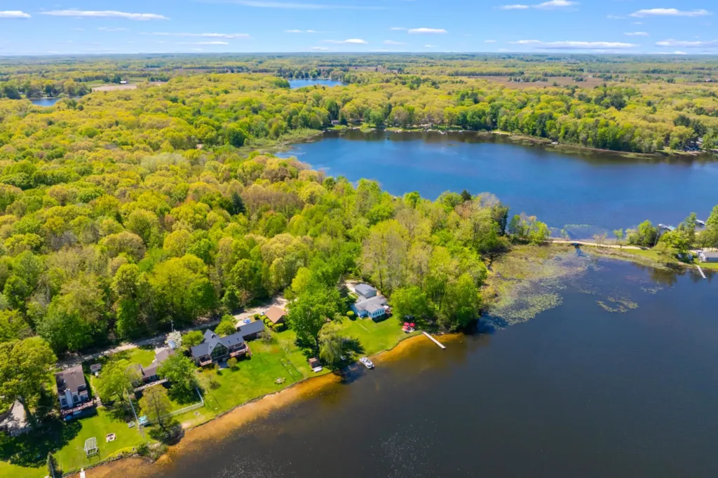 51860 County Road 384 Columbia Township MI 49056