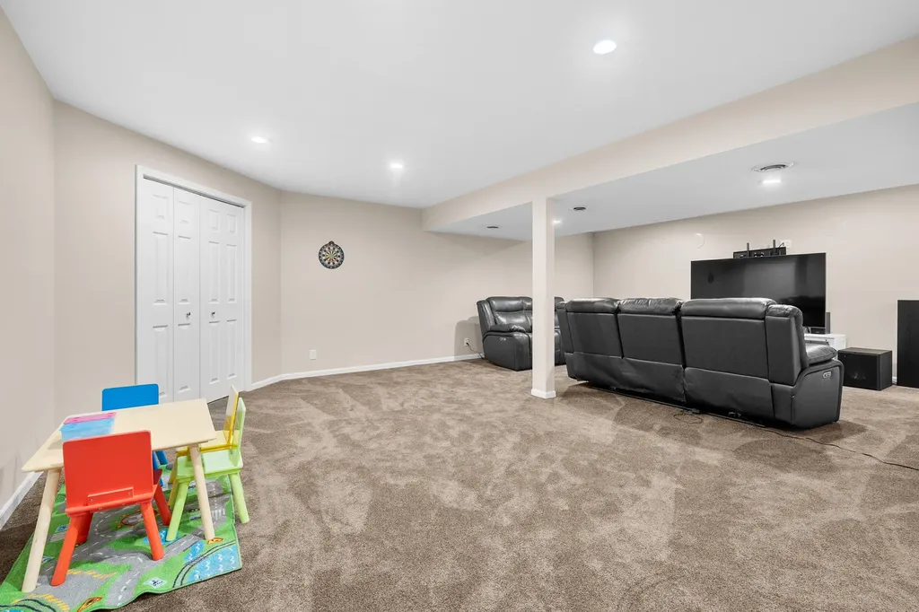 4218 Courtney Street Royalton Township MI 49085