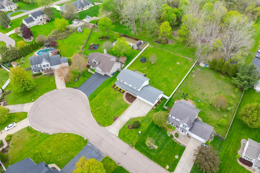 4218 Courtney Street Royalton Township MI 49085