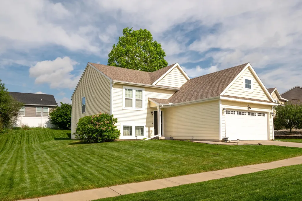10121 Castle Creek Circle Comstock Charter Township MI 49053