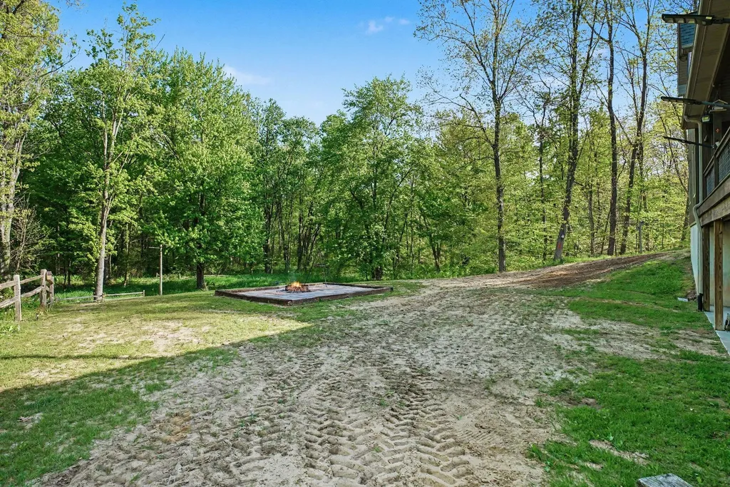 53649 Flatbush Road Flowerfield Township MI 49067