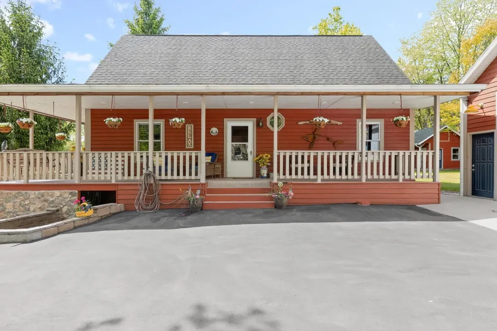 61258 Quinnesec Road Penn Township MI 49031