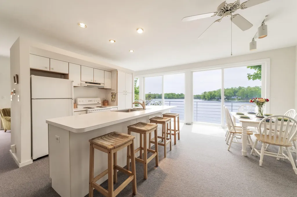 15657 Lakeview Drive Buchanan Township MI 49107