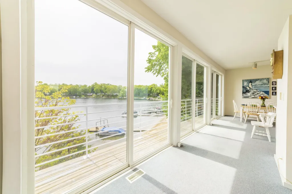 15657 Lakeview Drive Buchanan Township MI 49107