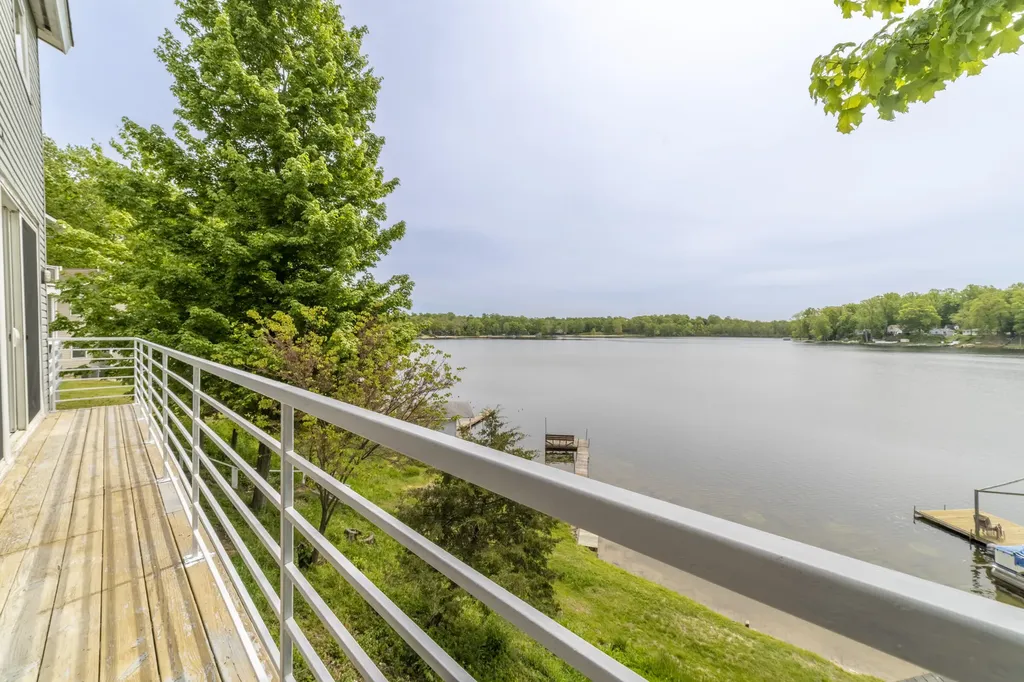 15657 Lakeview Drive Buchanan Township MI 49107