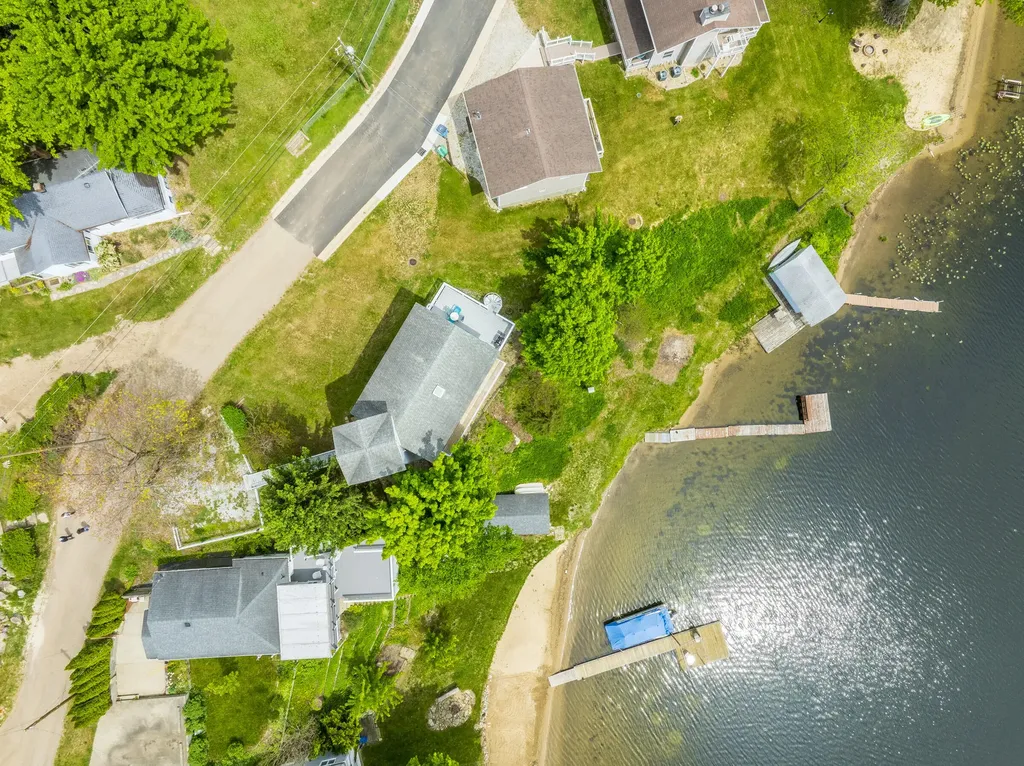 15657 Lakeview Drive Buchanan Township MI 49107