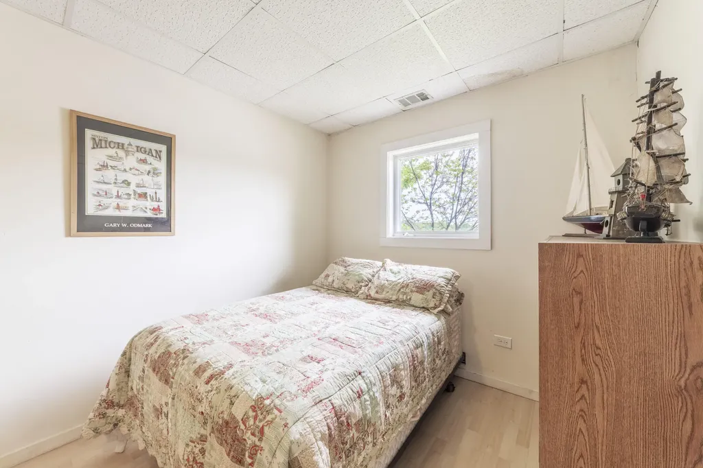 15657 Lakeview Drive Buchanan Township MI 49107