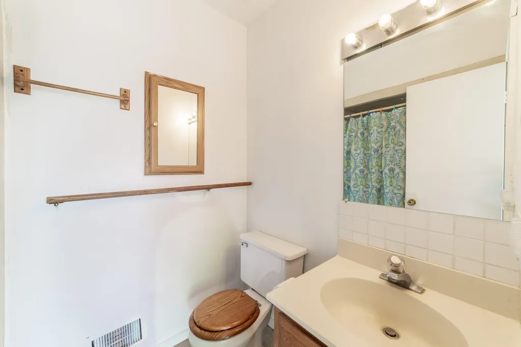 15657 Lakeview Drive Buchanan Township MI 49107