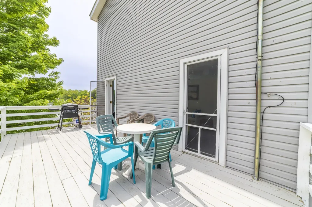 15657 Lakeview Drive Buchanan Township MI 49107
