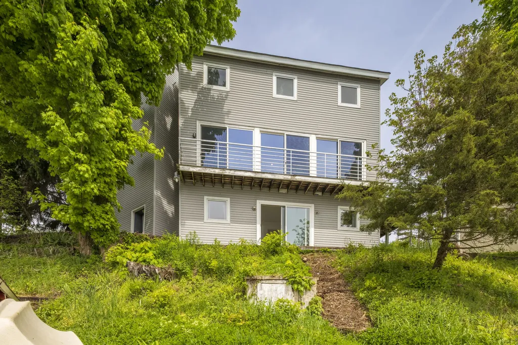 15657 Lakeview Drive Buchanan Township MI 49107