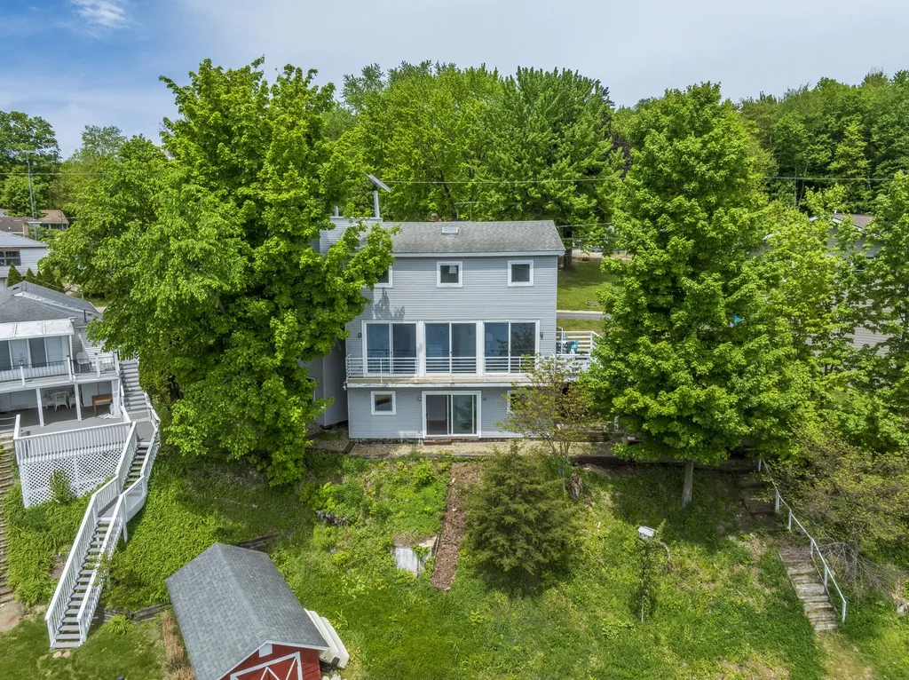 15657 Lakeview Drive Buchanan Township MI 49107