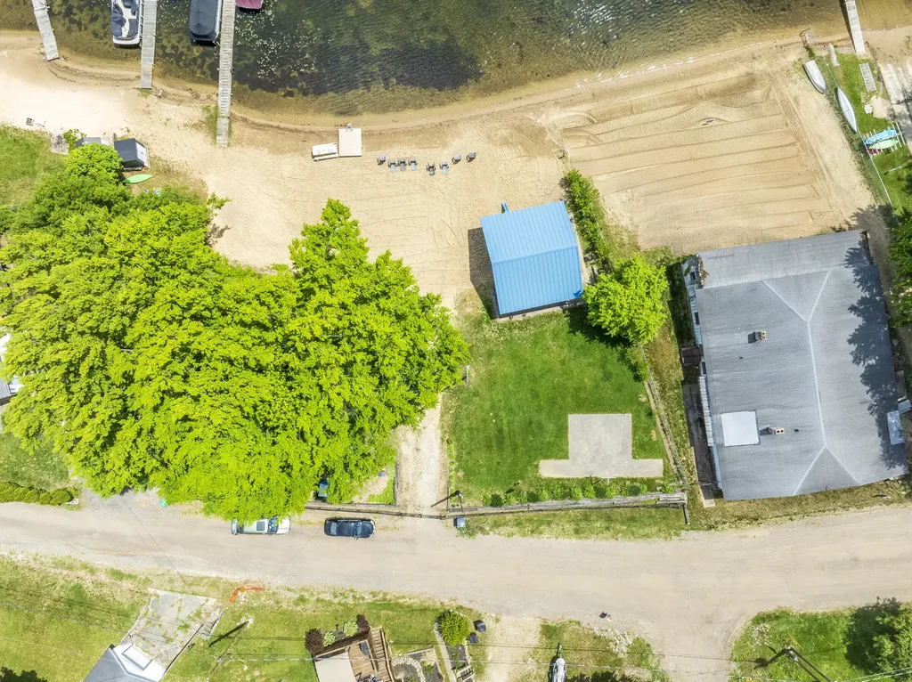 15657 Lakeview Drive Buchanan Township MI 49107