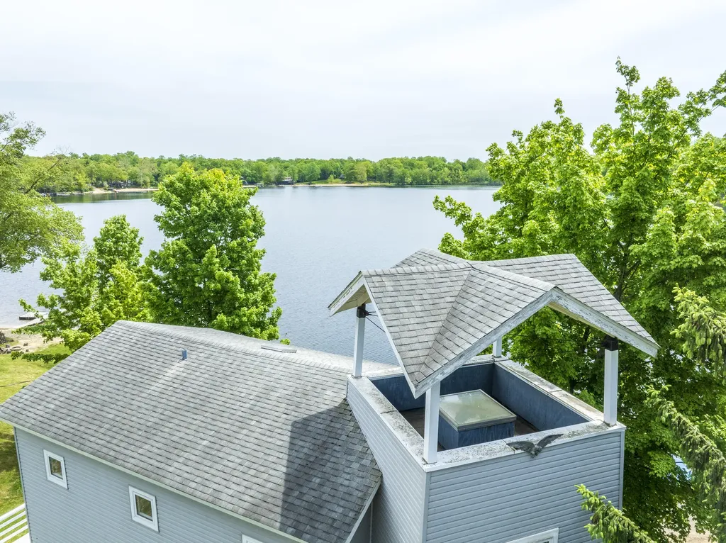 15657 Lakeview Drive Buchanan Township MI 49107